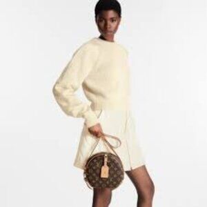 Gently Worn Louis Vitton Monogram Boite Chapeau Supple Crossbody Round Bag